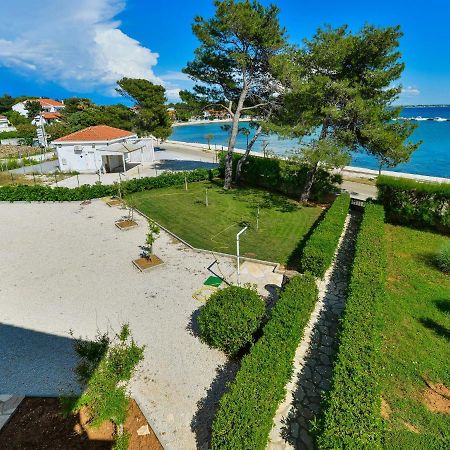 Apartments In House Liveric, In Vir At The Beach Zewnętrze zdjęcie